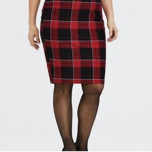 TORRID Red & Black Plaid Pencil Skirt Size 1